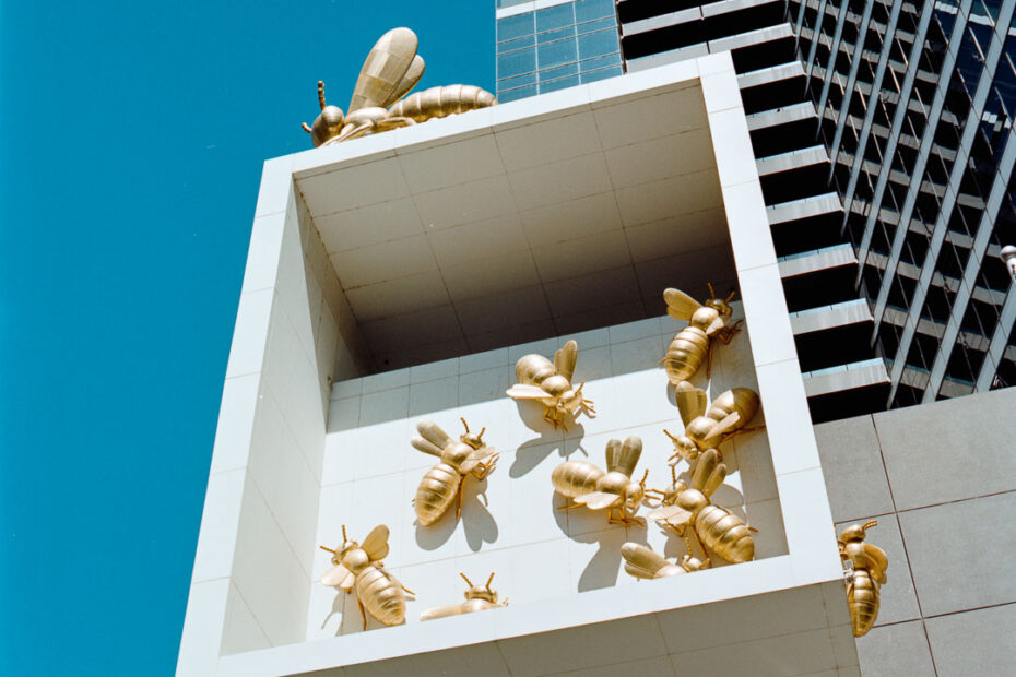Kodak Gold 200 photo - colour film photograph of the bees on Eureka building in Melbourne